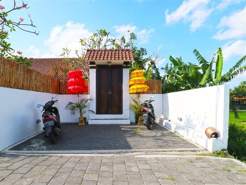 Pererenan Nengah Guest House Canggu Екстер'єр фото